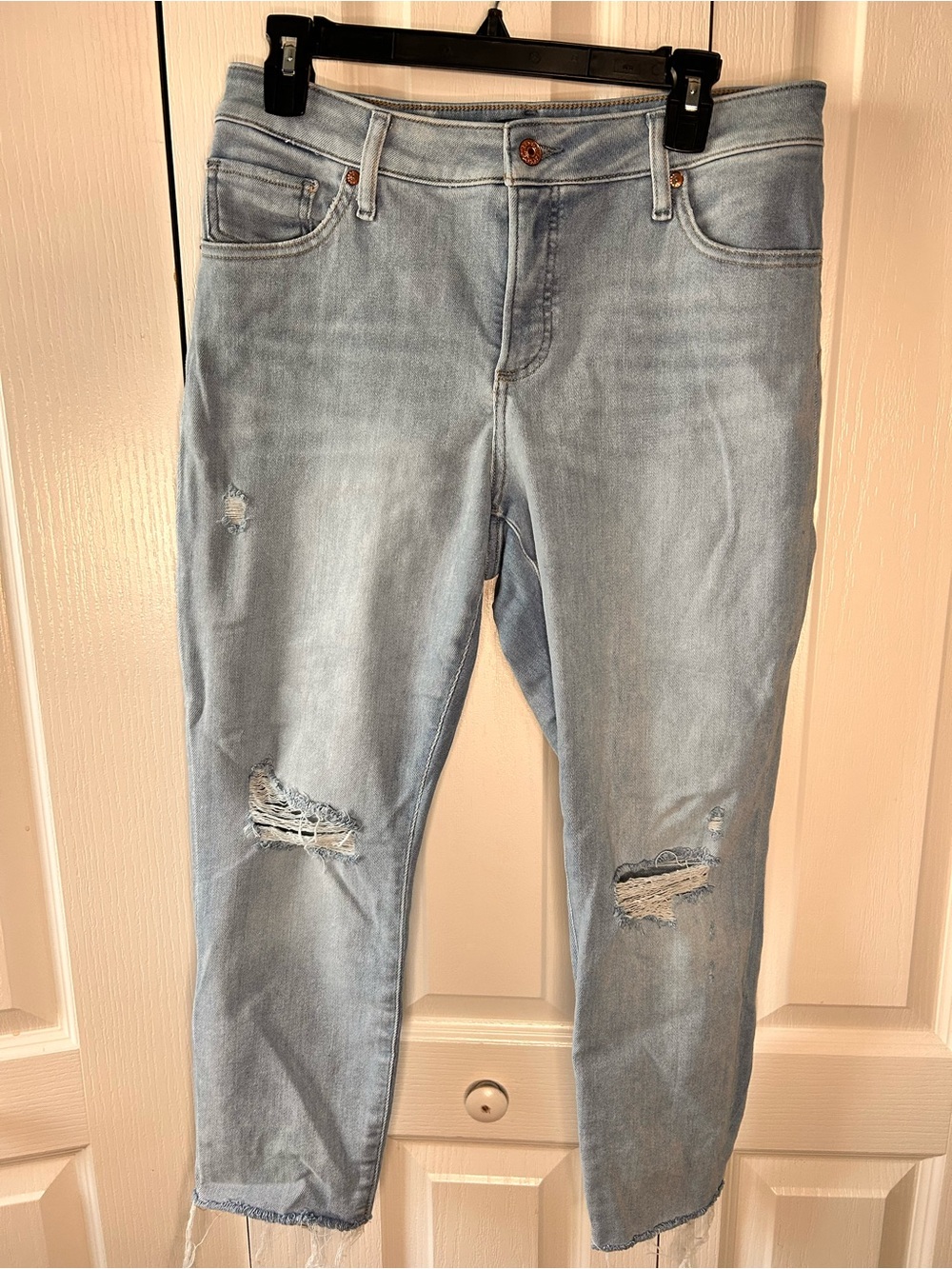 Express Women’s Size 12S Curvy Skinny Mid Rise Light Blue Distressed Jeans